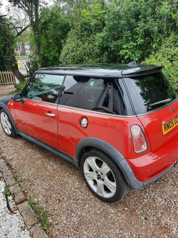 2005 mini mini cooper s 1 of 4